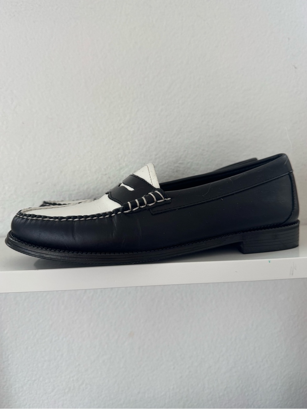 G.H. Bass & Co. Whitney Easy Weejun Black White Two-Tone Penny Loafers Size 8.5 - Picture 5 of 9